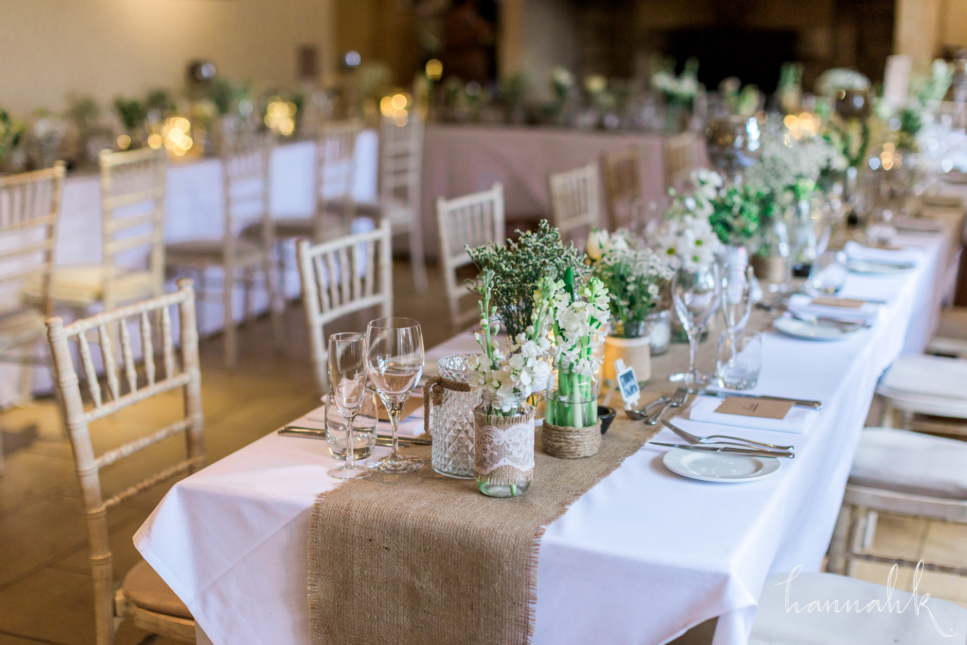 hannahkphotography-cotswolds-wedding-country-shabby-chic-decor-1-4